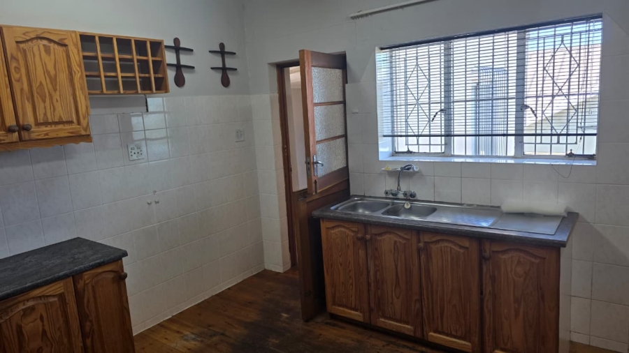 To Let 3 Bedroom Property for Rent in Pineview Western Cape